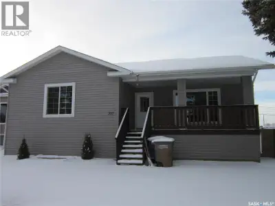 Motivated sellers are willing to leave basement flooring to cover most of the remaining basement are...