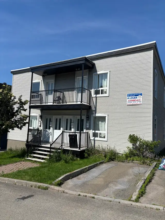 Beau grand 4 1/2, Ste-Foy, 2e étage, frais peint