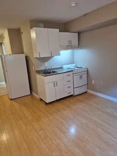 ALL INCLUSIVE - Utilities included! 29 WEBSTER COURT , KENTVILLE This bachelor apartment is adjacent...