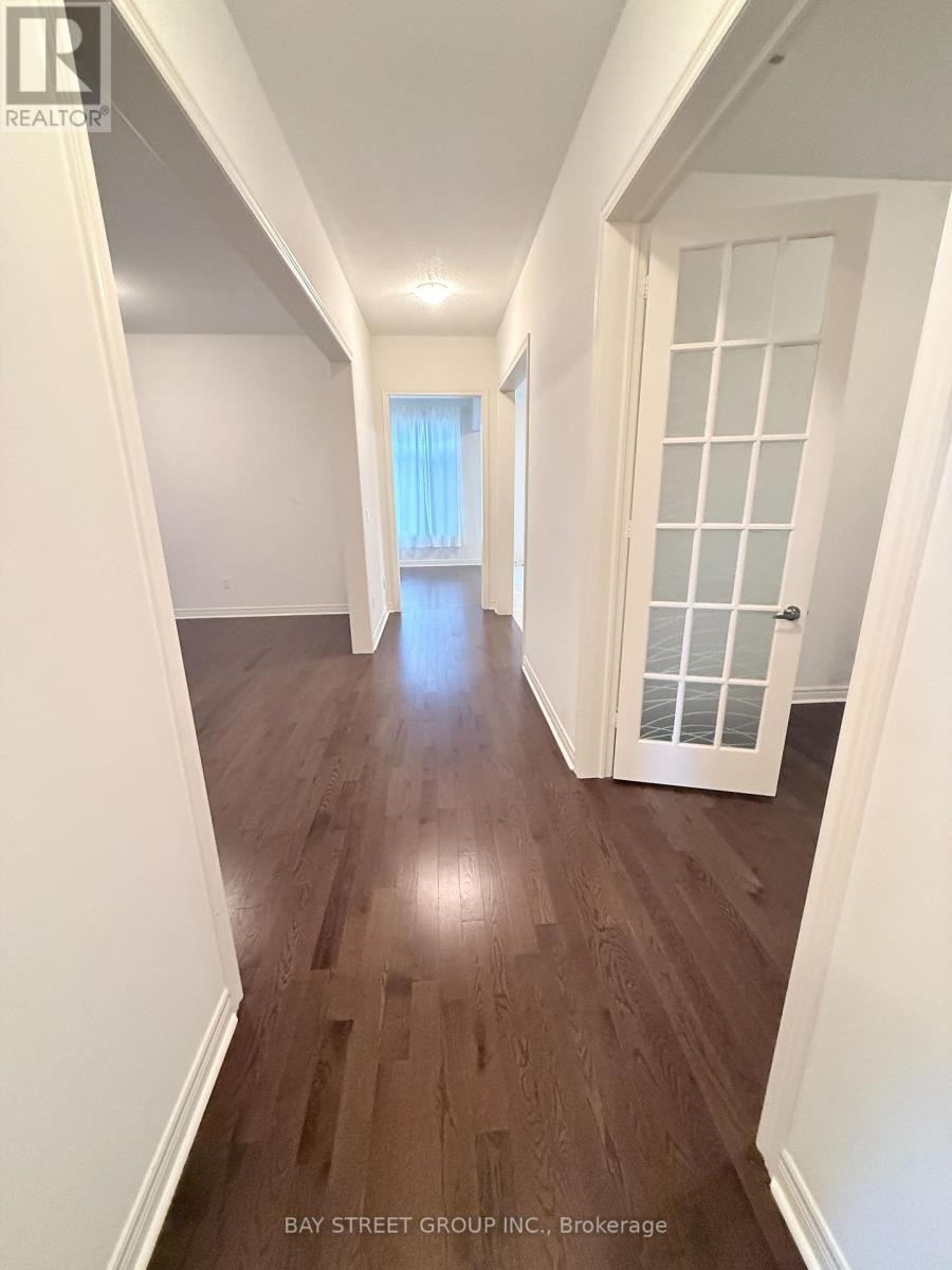 69 TUPLING STREET Bradford West Gwillimbury (Bradford), Ontario 5
