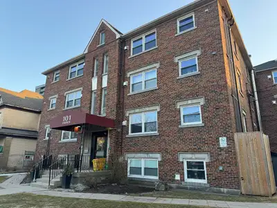 1 Bedroom Apartment Minutes From Downtown Kitchener! (Unit 201) Located just steps away from Downtow...
