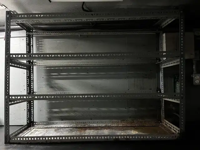 2005 Morgan Olson Workhorse 14 Foot Step Van with Shelving in Heavy Trucks in City of Montréal - Image 35