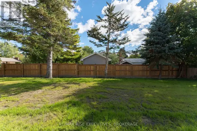 2 - 740 COLLINS BAY ROAD Kingston (South of Taylor-Kidd Blvd), O in Long Term Rentals in Kingston - Image 5