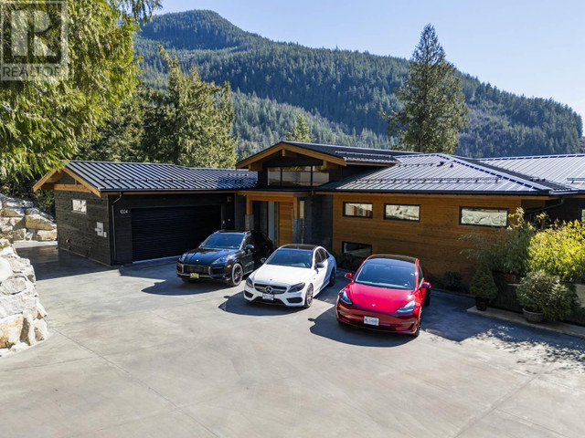 1024 GOAT RIDGE DRIVE Squamish, British Columbia in Houses for Sale in Sunshine Coast - Image 2