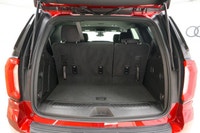 Drive this accident-free, local Manitoba owned 2024 GMC Yukon SLE 4wd today! Dressed to impress in b... (image 9)