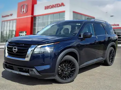 NEW TO CANADA? WE HAVE AN APPROVAL WAITING FOR YOU! The 2022 Nissan Pathfinder SL is a refined and c...