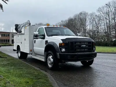 2009 Ford F-550 Service Truck With Crane 2WD, 6.4L V8 OHV 32V TURBO DIESEL engine, 8 cylinder, 2 doo...