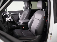 This beautiful 2023 Land Rover Defender 90 X -Dynamic SE P400 is local Ontario vehicle with a clean... (image 9)