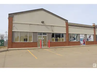 Prime Hiway commercial 2500 sq.ft Bay on the Auto Mile in Wetaskiwin highest traffic count in town w...