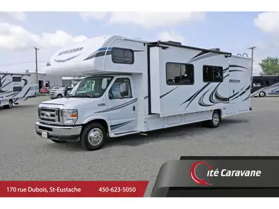 Forest River Sunseeker 3010 2 extensions. Ford V-10 6.8L , Prise 30AMP , chauffe eau 6 gallons , cha...