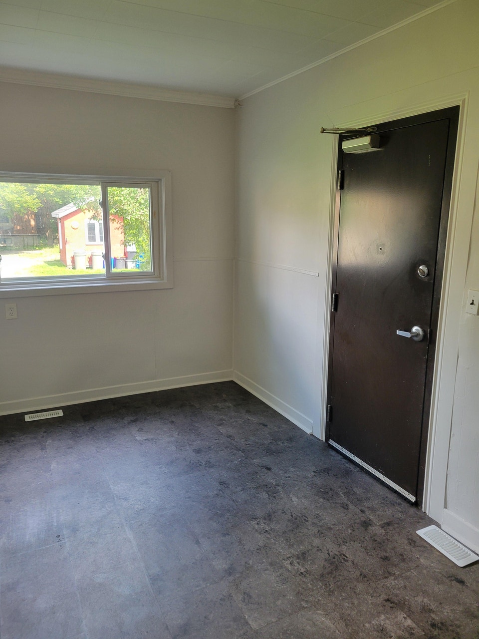 Available now - Beautiful 2 Bedroom- Prescott 2