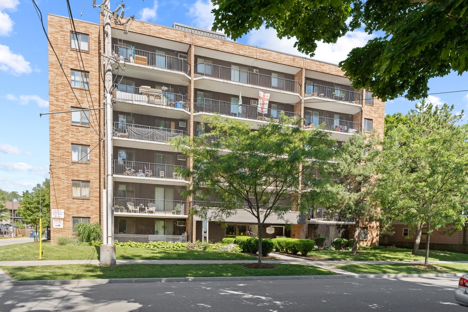 Glenwood Apartments - 1 Bedroom, 1 Bath Apartment for Rent - Win 5
