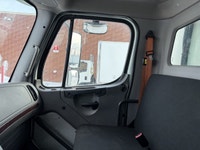 2018 Freightliner M2 106 Ryder Stock ID: 221122 Transmission Type/Speed: AUTO 6 Engine: DIESEL L9'17... (image 9)