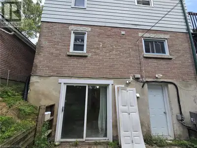 461 Victoria St S, Unit B, Kitchener Welcome to this cozy basement unit in a triplex offering approx...