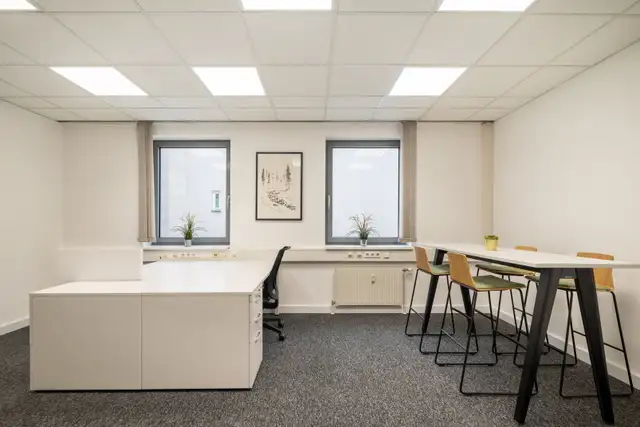 Dedicated Office for Rent – Regus Dartmouth in Dartmouth in Commercial & Office Space for Rent in Dartmouth - Image 9
