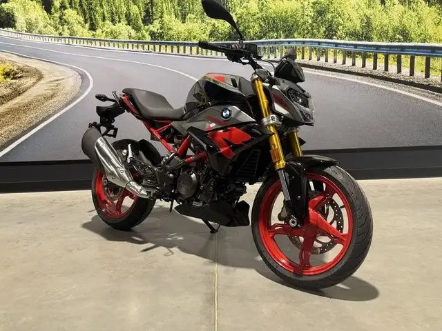 2025 BMW G 310 R Passion in Street, Cruisers & Choppers in Saskatoon - Image 3