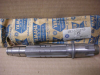 NOS Yamaha Drive axle/output shaft 2K7-17421-00 YZ/IT250