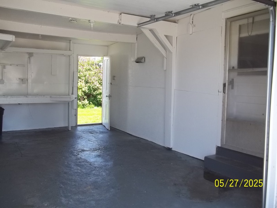 THREE BEDROOM HOME WITH GARAGE 4