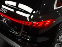 Experience groundbreaking innovation and refined comfort in this 2025 Audi Q5 Progressiv, equipped w... (image 7)