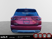 2024 Mitsubishi Outlander PHEV LE Experience the Mitsubishi Outlander PHEV LE with only 639 km on th... (image 2)