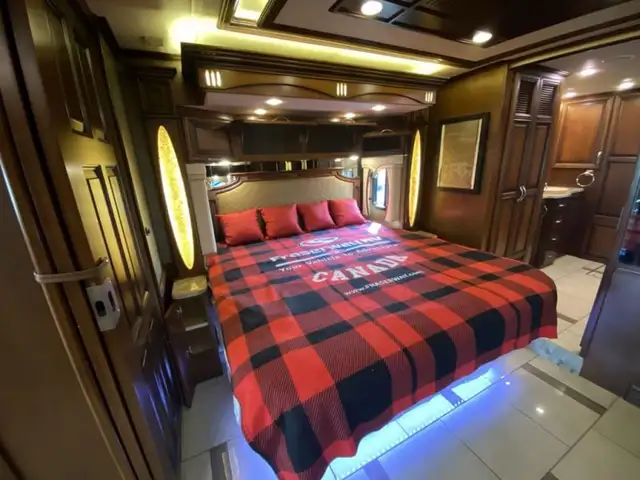 2014 Newmar Mountain Aire 4369 in RVs & Motorhomes in Abbotsford - Image 18
