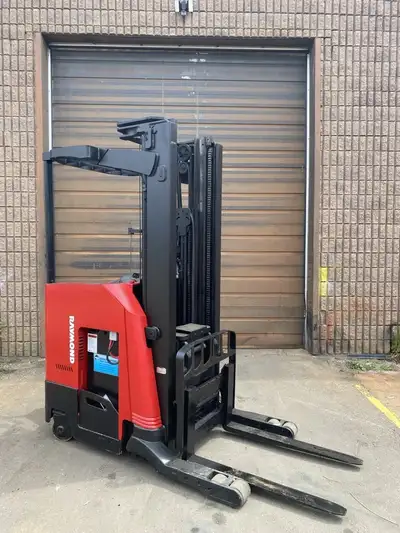 We’ve got a really solid Raymond Electric Reach Truck available, perfect for warehouse setups that n...