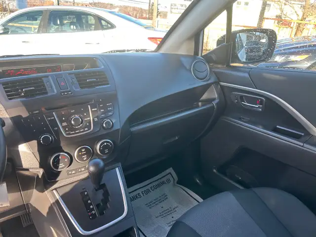 2016 Mazda 5 GS 6 Passenger, Easy on Fuel in Cars & Trucks in Dartmouth - Image 18