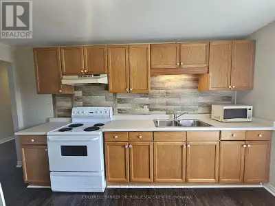 Bright spacious and well maintained upper level apartment in Springwater. Two good sized bedrooms pl...