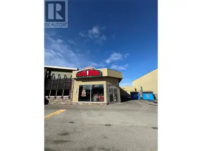 Prime Papa John’s Pizza franchise located in a high-traffic plaza in the heart of Penticton. This tu...