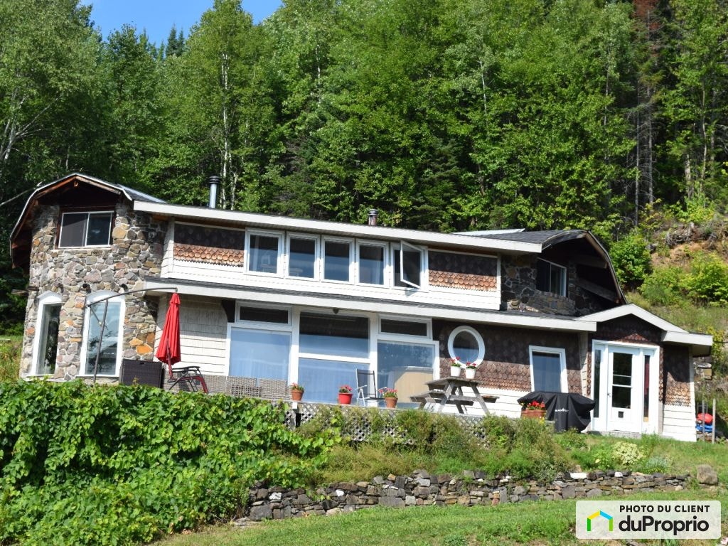 $655,000 - 1 1/2 Storey for sale in Pointe-A-La-Croix — photo 1