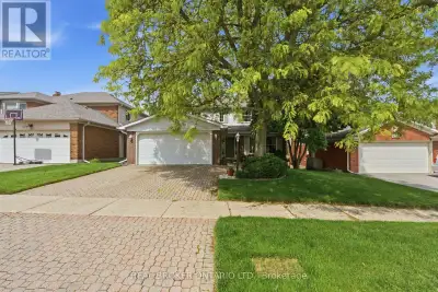 Welcome to this well-maintained 4-bedroom family home in Burlington's highly desirable Tyandaga neig...