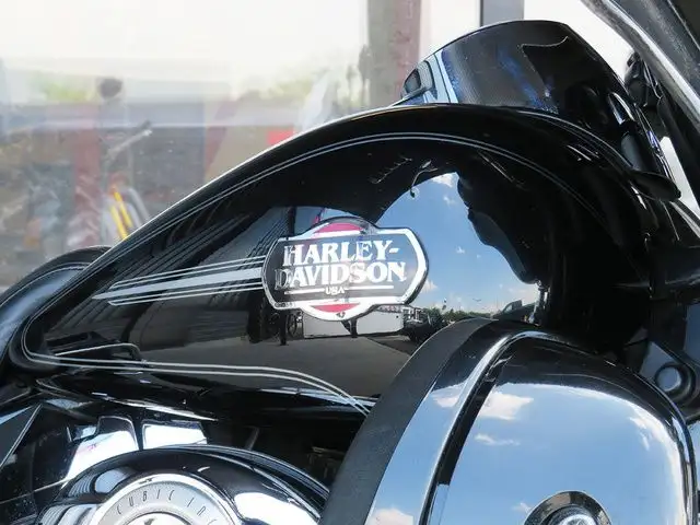 2009 Harley-Davidson FLHTCU Ultra Classic Electra Glide in Sport Touring in Cambridge - Image 15