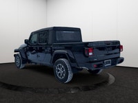This 2026 JEEP GLADIATOR SPORT 4X4 has the following options Cloth Low-Back Bucket Seats, Remote Sta... (image 3)