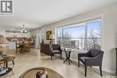 Lakefront Living at Its Best – Walkout Bungalow at Humboldt Lake! Welcome to this beautifully develo...