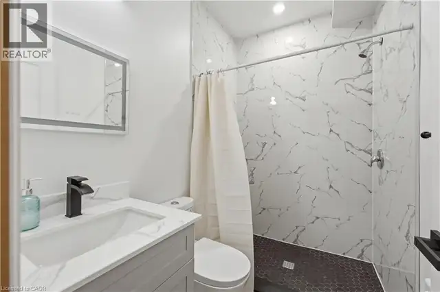 45 WELLINGTON Street N Hamilton, Ontario in Houses for Sale in Kitchener / Waterloo - Image 12