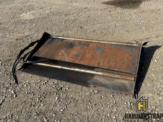 HONEYBEE HONEY BEE Combine Header Adapter in Farming Equipment in Edmonton - Image 8