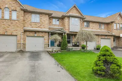 FOR SALE - FULLY-FINISHED 2-STOREY TOWNHOME … Welcome to 41 Magnolia Crescent in Grimsby - a beautif...
