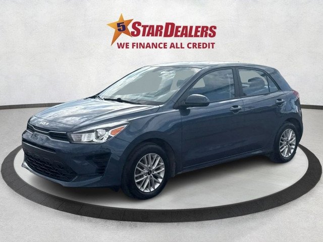 2023 Kia Rio 5-door SUNROOF HEATED SEATS LOW KM WE FINANCE ALL C in Cars & Trucks in London - Image 3