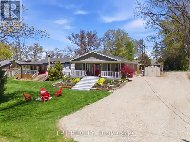 7652 RIVERSIDE DRIVE Lambton Shores (Port Franks), Ontario in Houses for Sale in Grand Bend - Image 4