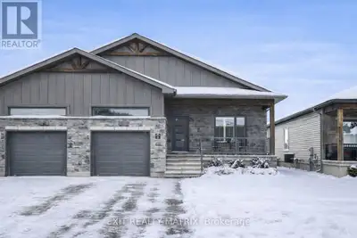 Modern Elegance Meets Everyday Comfort in Casselman! Step into style with this stunning semi-detache...
