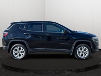 4 Wheel Drive | 8.4 Inch Touchscreen | Heated Seats | Keyless Entry | Experience the perfect entry p... (image 5)