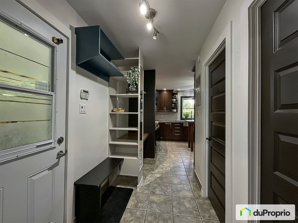 $675,000 - Bungalow for sale in Granby — photo 2