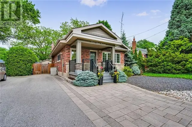 2217 GHENT Avenue Burlington, Ontario628637818155551229