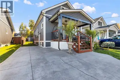 Welcome to your completely turn-key Fort Erie retreat! This beautifully renovated 3-bedroom, 2-bathr...