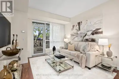 A truly spectacular ground floor suite that will wow & delight! This 2-bedroom & 2-bathroom corner s...