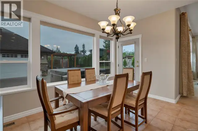 2185 Forest Grove Dr Campbell River, British Columbia in Houses for Sale in Campbell River - Image 12