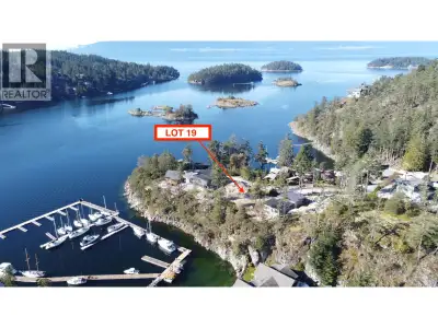 A truly beautiful property in a stunning setting that only 'The Ridge at Whittakers' could offer. Th...