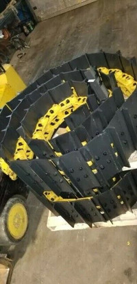 Idlers, Rollers, Sprockets for Excavators, Dozers Track Loaders
