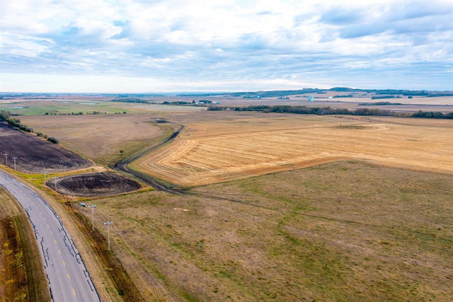 6360 C & E Trail Innisfail, Alberta in Land for Sale in Red Deer - Image 2