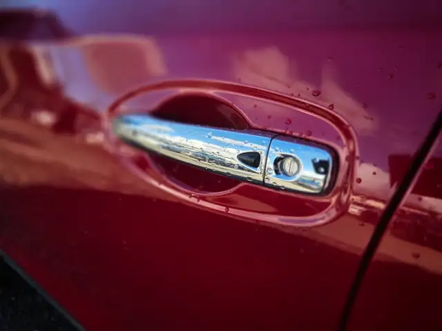 2017 Nissan Rogue SL in Cars & Trucks in Richmond - Image 12
